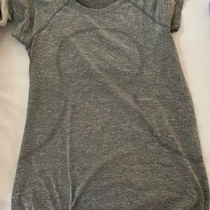 grey lululemon shirt size 10